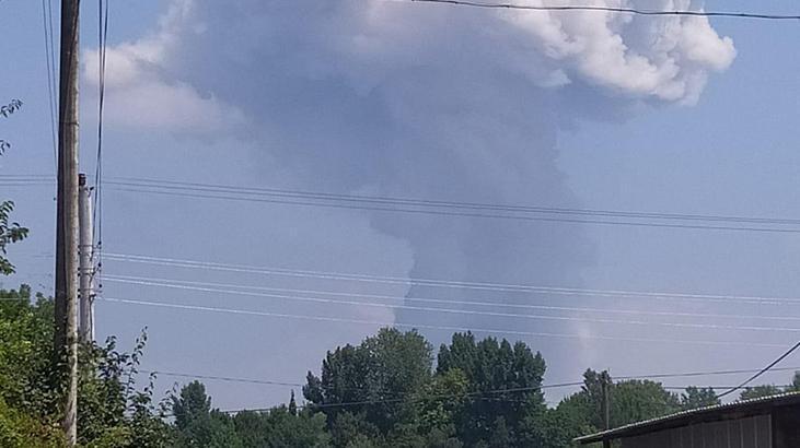 Son dakika: Sakaryada havai fişek fabrikasında şiddetli patlama Bölgeden görüntüler...