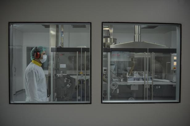 Son dakika: Corona virüs için ilaç üreten ve aşı geliştiren tek tesis ilk kez görüntüledi