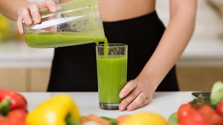 Spor sonrasi kaybettiğiniz enerjiyi meyve suyu içerek kazanin
