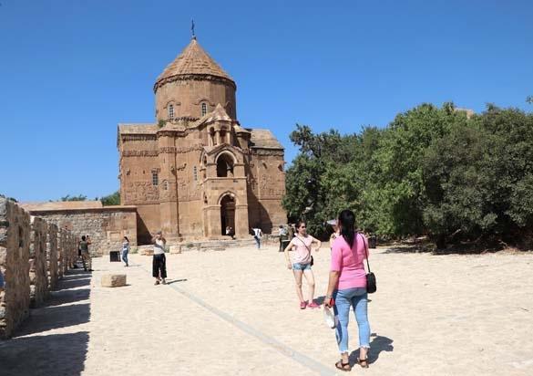 Vandaki Akdamar Kilisesi 8inci ayine hazırlanıyor