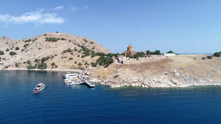 Vandaki Akdamar Kilisesi 8inci ayine hazırlanıyor
