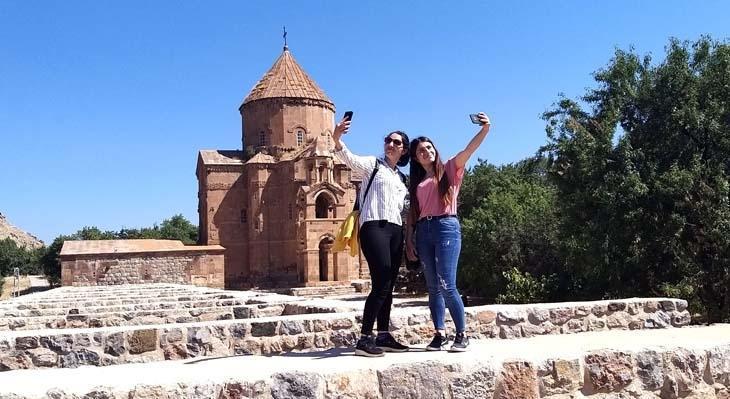 Vandaki Akdamar Kilisesi 8inci ayine hazırlanıyor