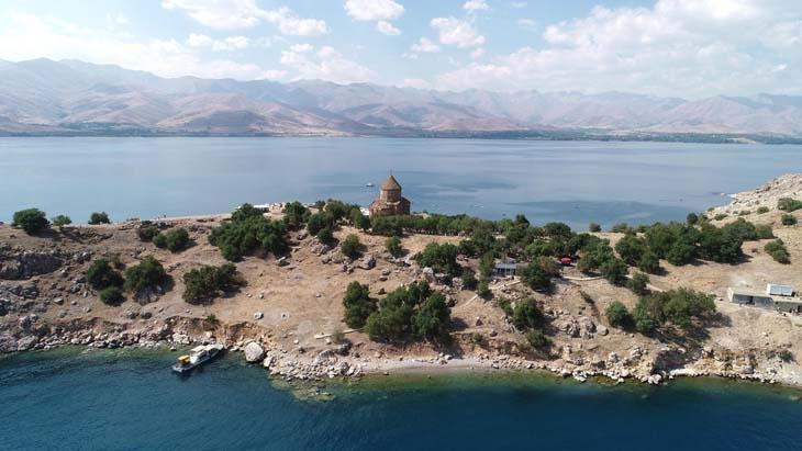 Vandaki Akdamar Kilisesi 8inci ayine hazırlanıyor
