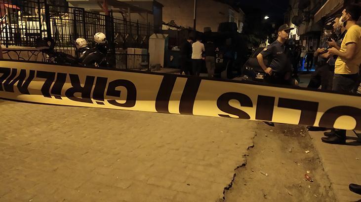 Parkta otururken saldiriya uğradilar! 4 yarali