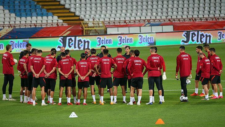 A milli futbol takimi, sirbistan maçina hazir