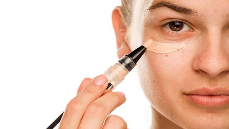 Göz altı torbaları neden olur Ameliyatsız tedavi mümkün mü