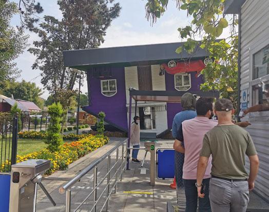Ordudaki ters eve büyük ilgi