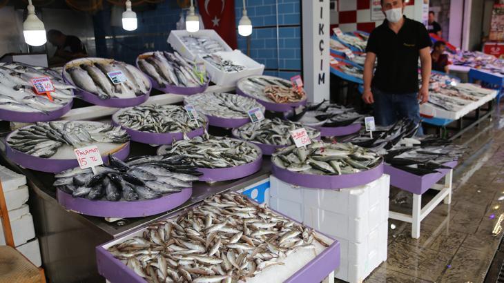 Karadeniz'de oluşan akinti balik fiyatlarini artirdi