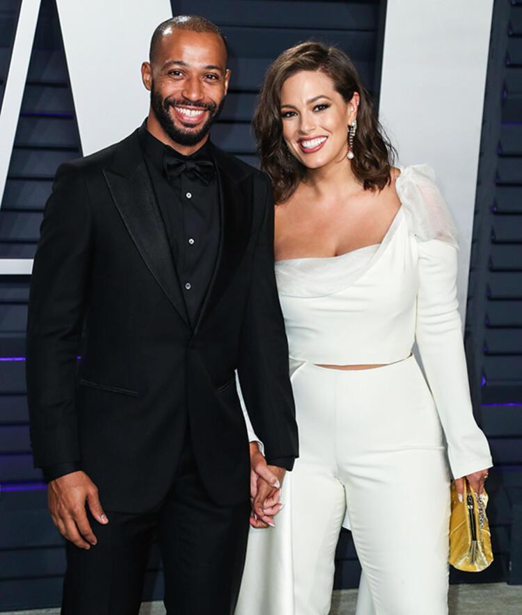 Ashley Grahamin ayna pozu sosyal medyayı salladı