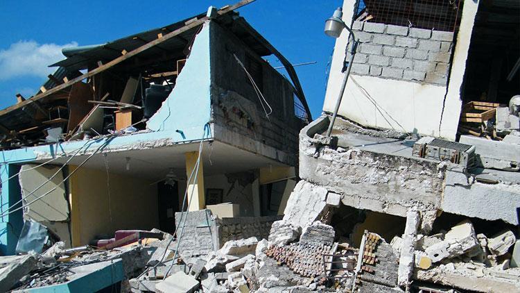 Deprem çantası nasıl hazırlanır Deprem çantasında olması gerekenler...