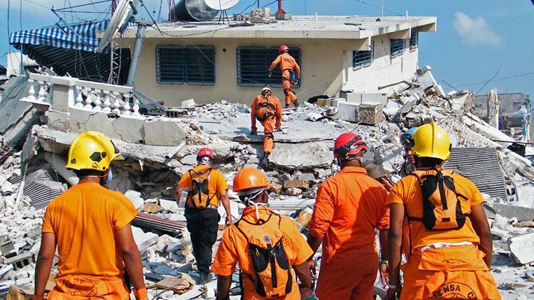 Deprem çantası nasıl hazırlanır Deprem çantasında olması gerekenler...