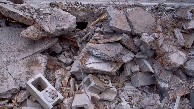 Deprem çantası nasıl hazırlanır Deprem çantasında olması gerekenler...