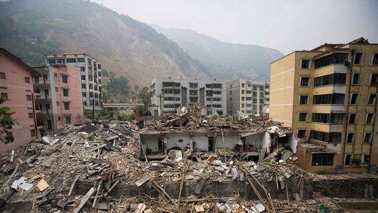 Deprem çantası nasıl hazırlanır Deprem çantasında olması gerekenler...