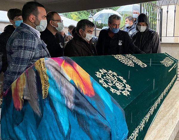 Erkan Petekkayanın acı günü Şerife Petekkaya son yolculuğuna uğurlandı