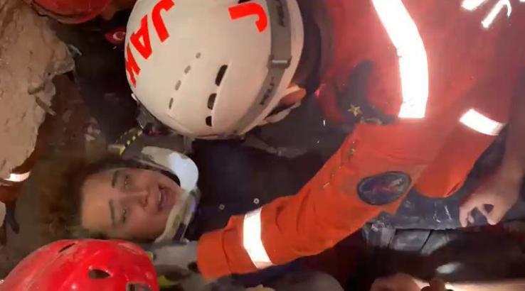 Son dakika... Türkiyenin konuştuğu Buseye acı haber