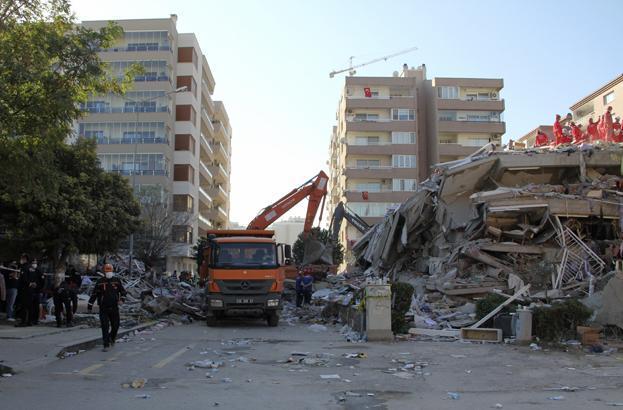 Son dakika: Tek kelimeyle rezalet İzmirdeki deprem bölgesine gelen 9 kişi yakalandı