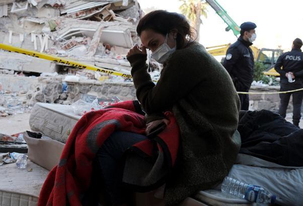 Son dakika: Tek kelimeyle rezalet İzmirdeki deprem bölgesine gelen 9 kişi yakalandı