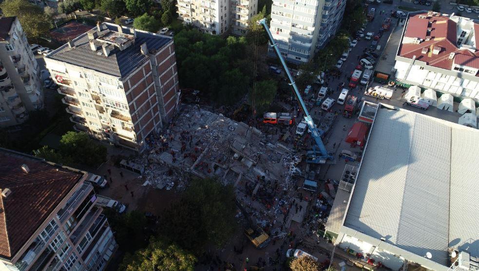 Son dakika: Tek kelimeyle rezalet İzmirdeki deprem bölgesine gelen 9 kişi yakalandı