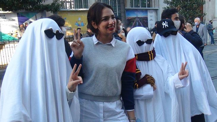 Taksim’de hayaletlere yoğun ilgi! Korona kovucu bunlar