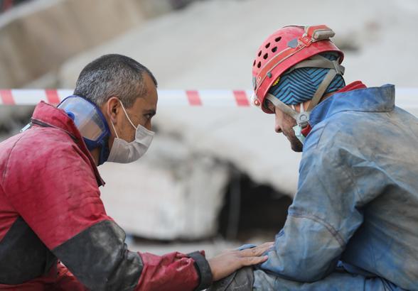 ANNE BABA VE 2 YAŞINDAKİ ÇOCUK