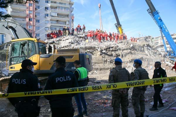Son dakika: Tek kelimeyle rezalet İzmirdeki deprem bölgesine gelen 9 kişi yakalandı
