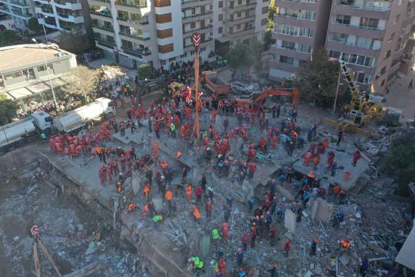 Son dakika: Tek kelimeyle rezalet İzmirdeki deprem bölgesine gelen 9 kişi yakalandı