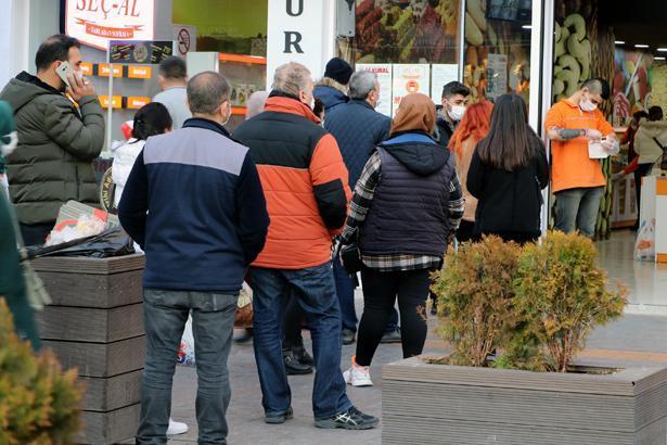 Son dakika... Akılalmaz Koronayı 136 kişiye böyle üfürdü