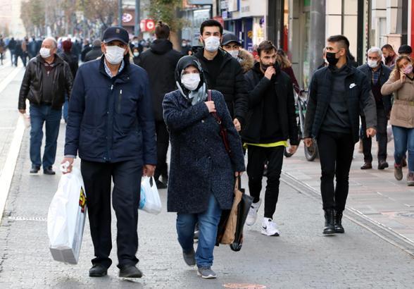 Son dakika... Akılalmaz Koronayı 136 kişiye böyle üfürdü