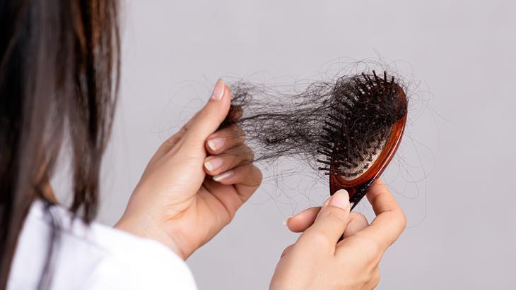 Koronavirüs sonrası saç dökülmesini durdurmanın yolları - Koronavirüs saç döker mi Koronavirüs sonrası saç dökülmesini durdurmanın yolları - Koronavirüs saç döker mi