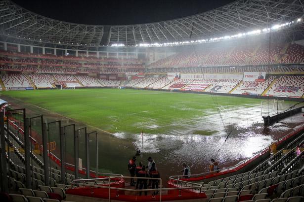 Ertelenen Antalyaspor - Atakaş Hatayspor maçından görüntüler