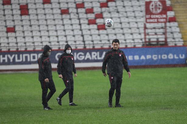 Ertelenen Antalyaspor - Atakaş Hatayspor maçından görüntüler