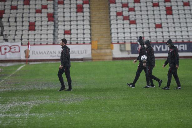 Ertelenen Antalyaspor - Atakaş Hatayspor maçından görüntüler