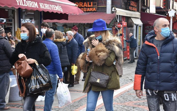 Bulgarlar, yilbaşi alişverişi için edirne'ye akin etti