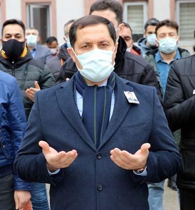 Koranavirüse yenik düşen klinik destek görevlisi gözyaşları ile uğurlandı