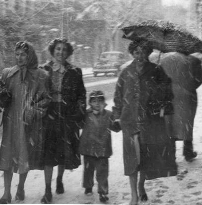 İstanbul Boğazı dondu, kartopu oynamak yasaklandı