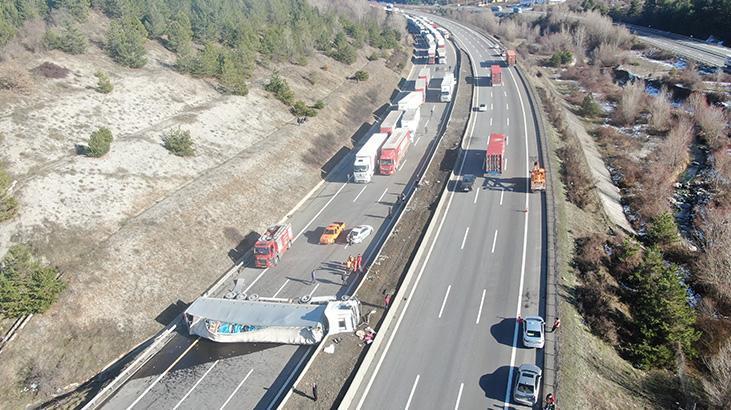 Son dakika... Tem'de kaza! İstanbul yönüne trafik kapatildi