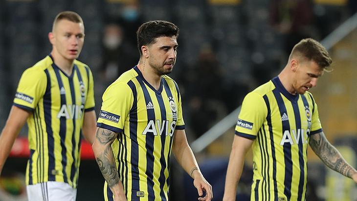 Son dakika haberleri: Erol Bulut neşteri vurdu Fenerbahçede tam 4 ayrılık...