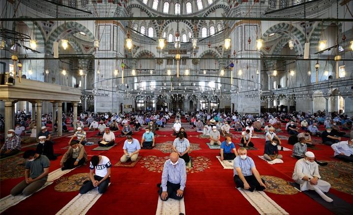 ÖĞLE NAMAZI NASIL KILINIR