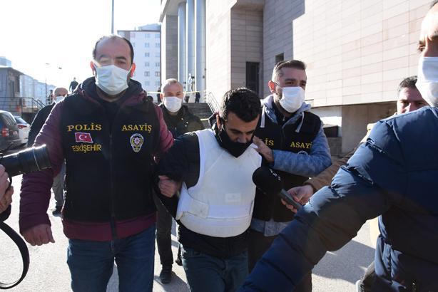 Son Dakika: Tokkal ailesinin katil zanlısı, PKKlı teröristlerin mezarında poz vermiş