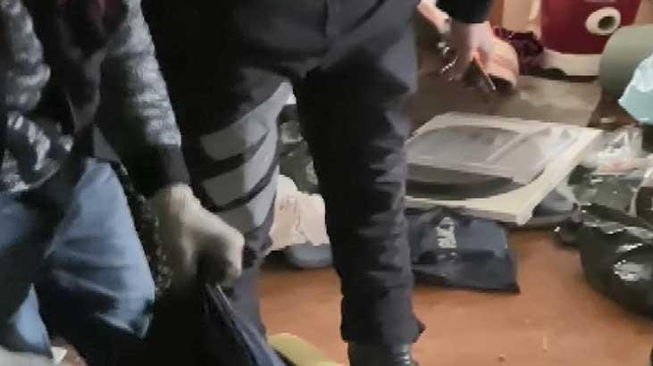 Esenyurtta eve giren hırsız battaniyenin altında yakalandı