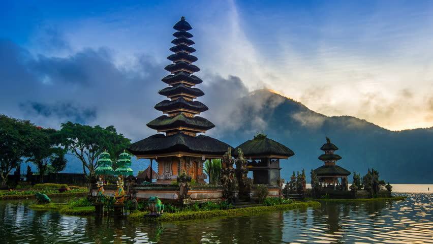 Balinin Efsanevi Yapısı: Ulun Danu Bratan Tapınağı