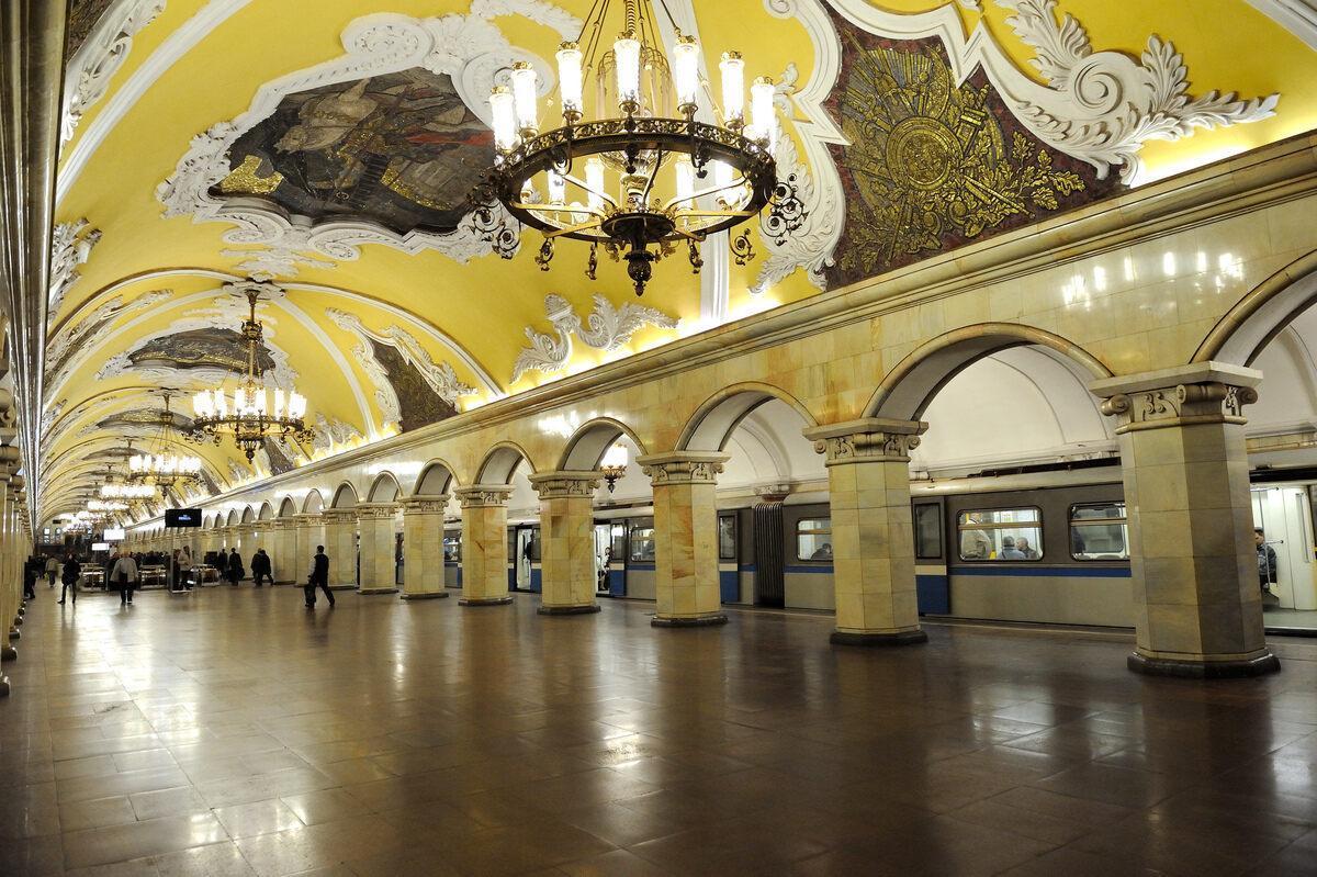 Sanat Galerisinden Farksız: Moskova Metro Durakları