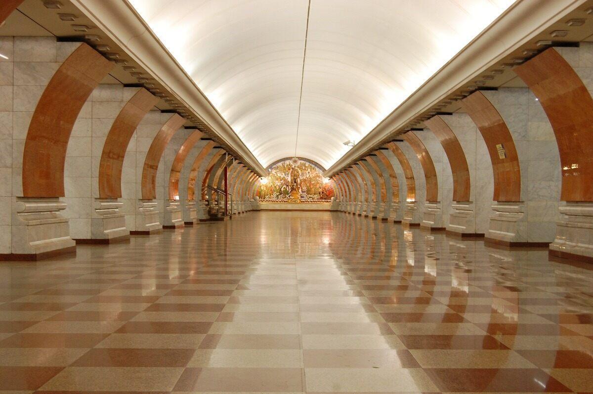 Sanat Galerisinden Farksız: Moskova Metro Durakları