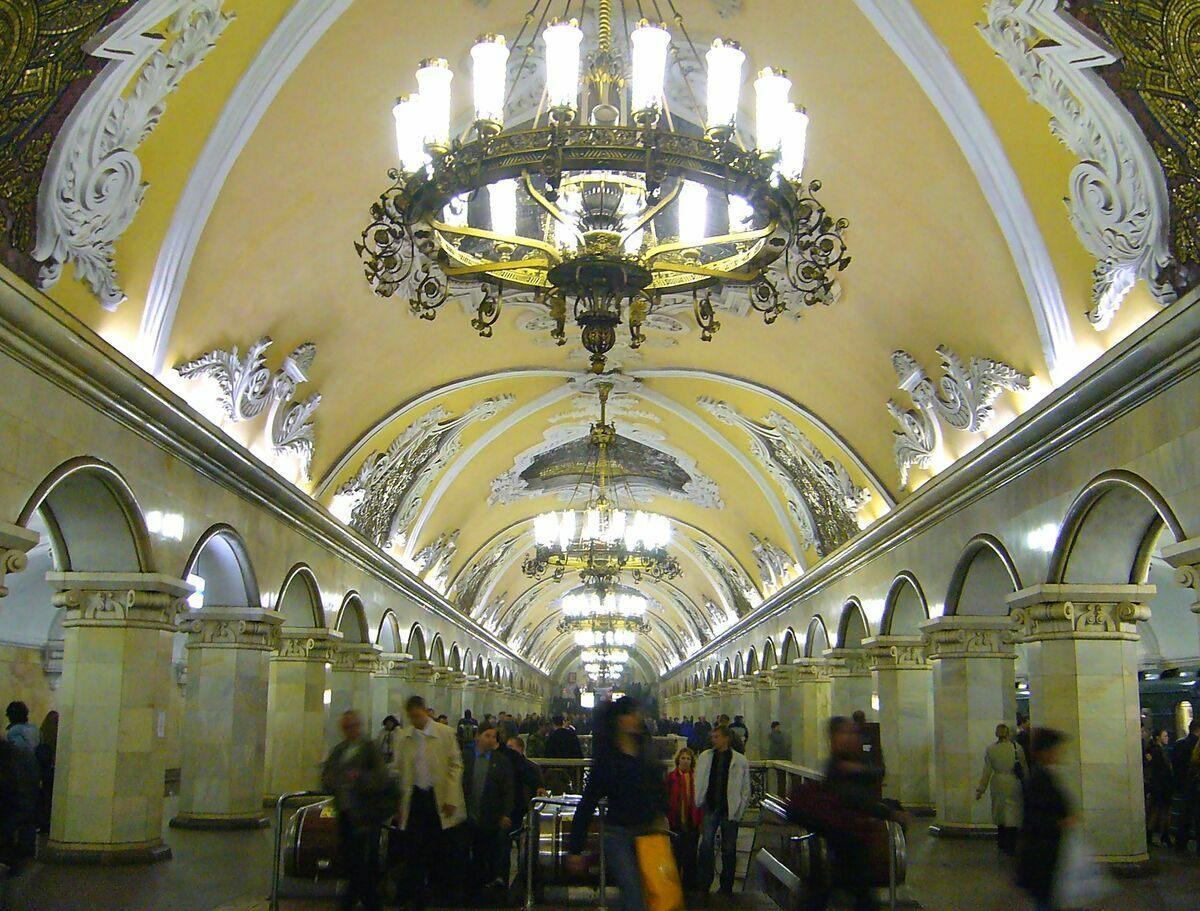 Sanat Galerisinden Farksız: Moskova Metro Durakları