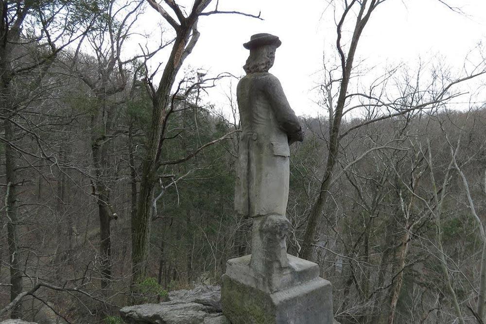 Metrelerce Yüksekte Bir Heykel: Toleration Statue