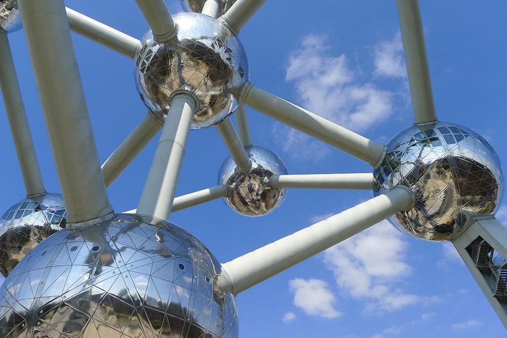 Belçikada Görünümüyle Şaşkına Çeviren Bina: The Atomium