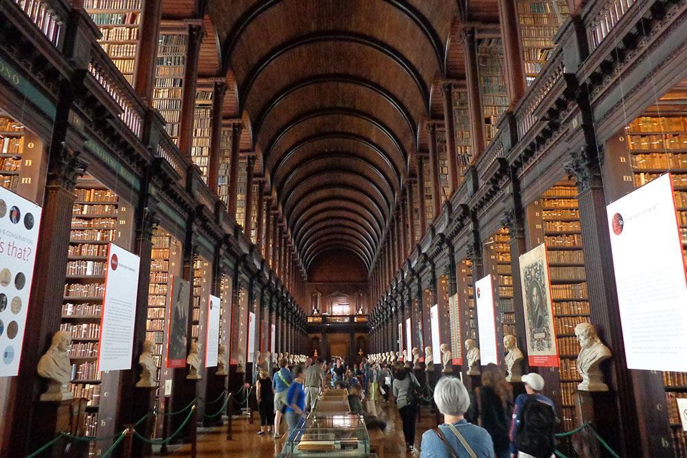 200.000den Fazla Kitap ve Muhteşem Bir Kütüphane: Trinity College