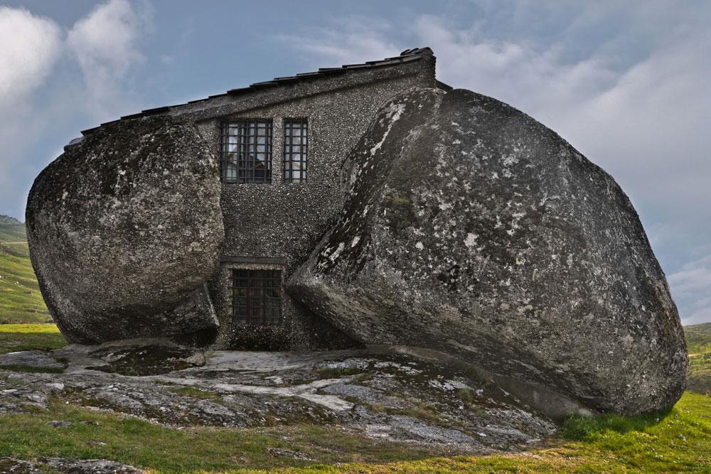 Taş Devrinde Çıkma: Stone House