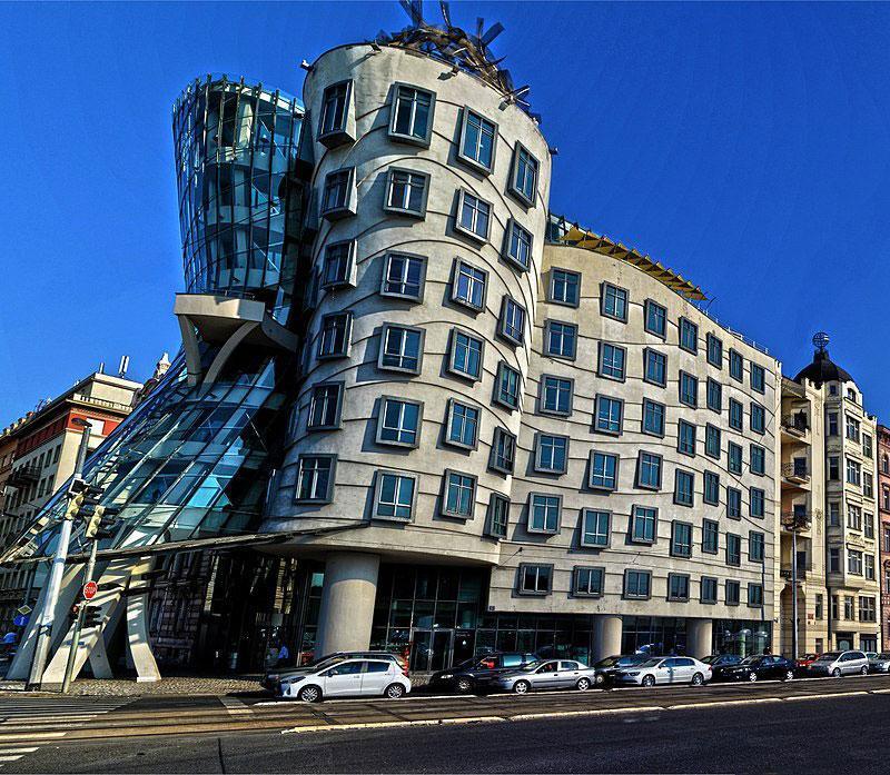 Pragtan Başka Yerde Yok: Dancing Building