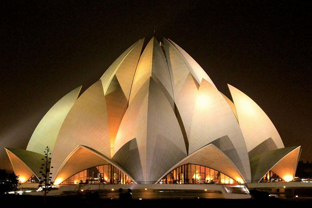 Gerçek Bir Nilüfer Gibi: Lotus Temple